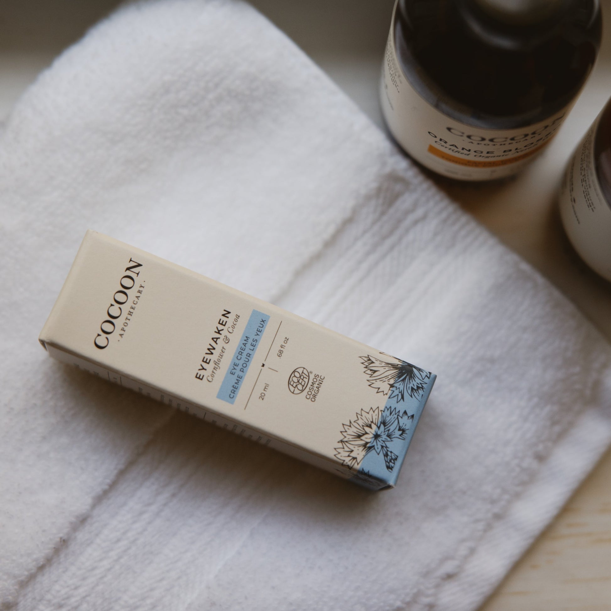 eyewaken box flatlay